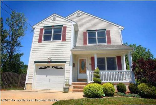 29 Florence Ave, Leonardo, NJ 07737-1011