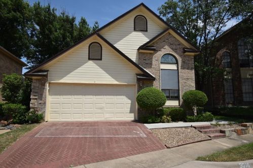 3016 Matterhorn Dr, Bedford, TX 76021-3351
