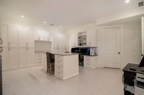 271 Hillside Dr, Atlanta GA  30342-3623 exterior