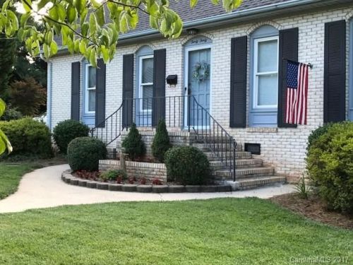 3030 Marlborough Cir, Gastonia, NC 28056-6528