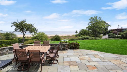 240 Byram Shore Rd, Greenwich CT  06830-6932 exterior