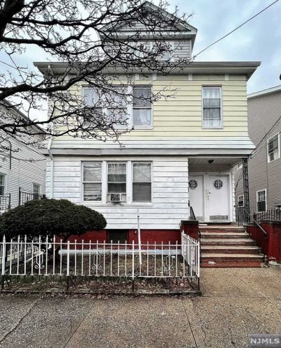 451 7th St, Newark, NJ 07107-3733