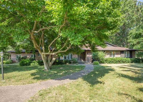 14163 Wolf Rd, Geneseo, IL 61254-8385