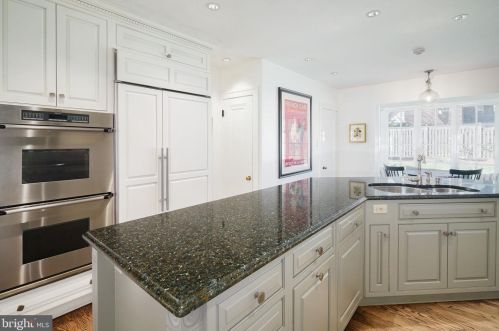 1023 Washington Ave, Tavistock NJ 08033-3605 exterior