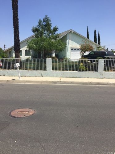 820 Geronimo Rd, Perris, CA 92570-1829
