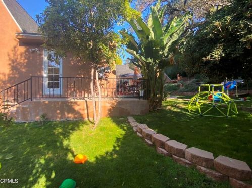 1431 Hillside Dr, Glendale CA  91208-2416 exterior
