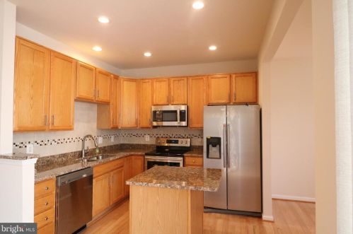 1337 Cranes Bill Way, Woodbridge, VA 22191-5514