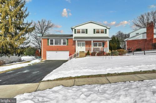 535 Ardmore Ln, York, PA 17402-3822