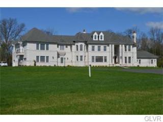 1854 Springwood Rd, Bethlehem, PA 18015-5092
