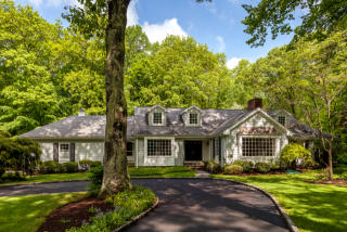 14 Crooked Mile Rd, Tokeneke, CT 06820-2001