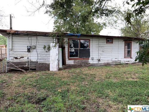 3007 Meadowlane St, Victoria, TX 77901-1760