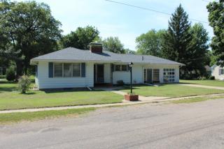 505 10th St, Petersburg, IL 62675-1010