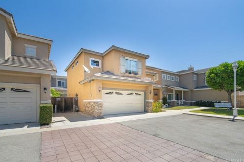 122 Orange Ave, Brea, CA 92821-5003