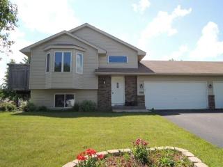 1708 Fountain Ln, Minnetrista, MN 55387