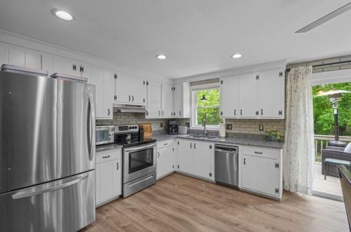 338 Camp Dixie Rd, Glocester RI  02859-2807 exterior