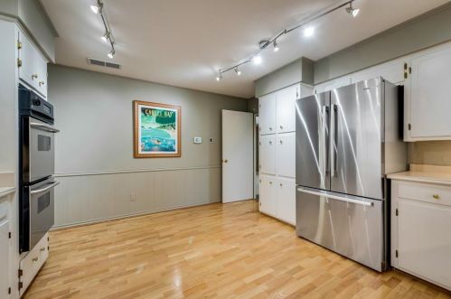 9672 Atherton Dr, Dallas TX  75243-6135 exterior