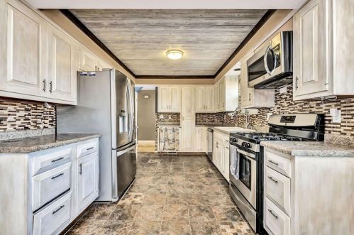 8459 Fernwell Dr, Cincinnati OH 45231-5747 exterior