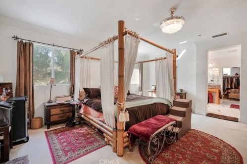 11364 Pondhurst Way, Riverside CA  92505-3471 exterior