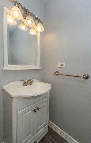 1109 Rockport Dr, Carol Stream IL  60188-6022 exterior