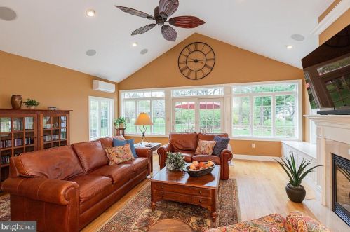 2006 Rachael Dr, Lancaster PA  17601-3655 exterior