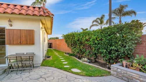 10915 El Coco Cir, Santa Ana CA  92708-5316 exterior