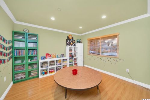 809 Lomita Ave, Glendale CA  91205-1617 exterior