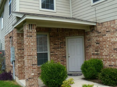 219 Hiver St, Uhland TX  78640-5495 exterior