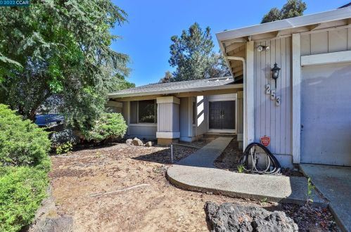 253 Holiday Hills Dr, Pacheco, CA 94553-4213