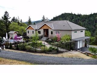 1192 Wagon Trail Dr, Applegate, OR 97530-9838