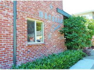 908 Gaines St, Portland OR 97239-2985 exterior