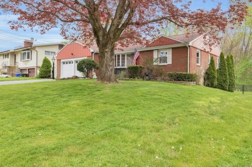 39 Fowler Ln, Hartford, CT 06118-3026