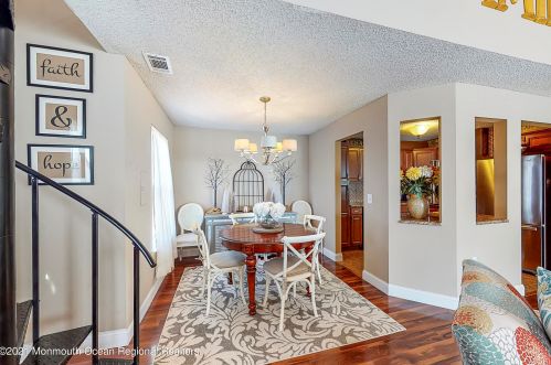 404 Wildflower Ct, Jackson Twp, NJ 08527-4137