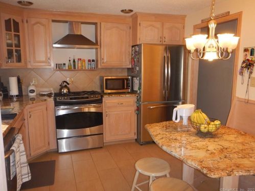 433 Curtiss St, Southington CT  06489-1708 exterior