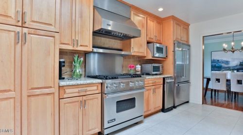 2347 Caracas St, Glendale CA  91214-3004 exterior