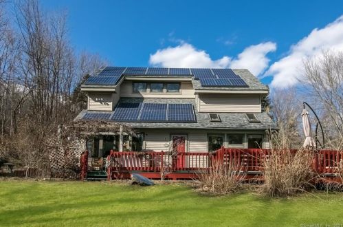 85 Jones Hollow Rd, East Hampton, CT 06447-1142