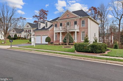 7305 Laurel Creek Ct, Springfield VA  22150-4912 exterior