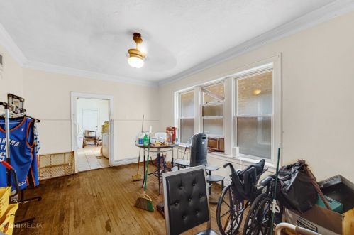 8218 Maryland Ave, Chicago, IL 60619-5311