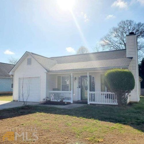 5873 Creekside Dr, Rex GA  30273-1182 exterior