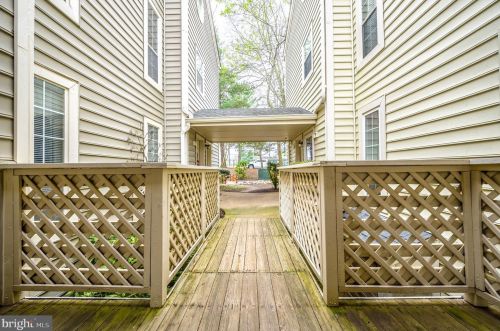 7773 Willow Point Dr, Falls Church VA  22042-7535 exterior