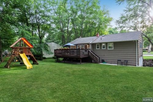 351 Jefferson St, Ridgewood, NJ 07450-2209