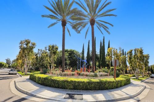 108 Spanish Lace, Irvine CA  92620-3424 exterior