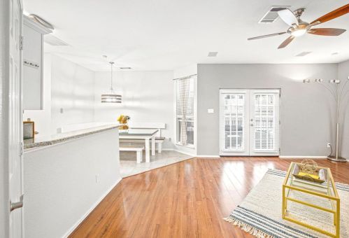 1905 Kerr Ct, Carrollton TX 75010-3208 exterior