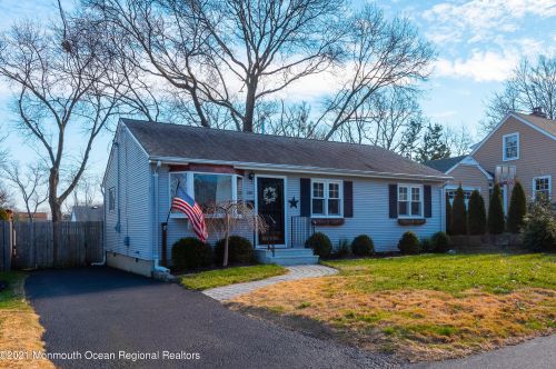 514 Oak Ter, Point Pleasant Beach, NJ 08742-2710