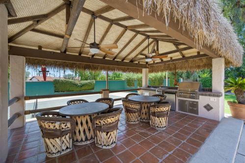 49605 Avila Dr, La Quinta, CA 92253-2310