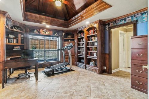 2106 Shari Ln, Garland TX 75043-1459 exterior