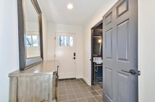 1450 Hillpine Ln, Atlanta, GA 30306-3272