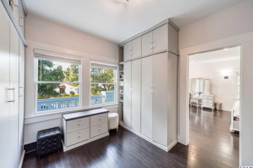 1616 Wabasso Way, Glendale CA  91208-2441 exterior