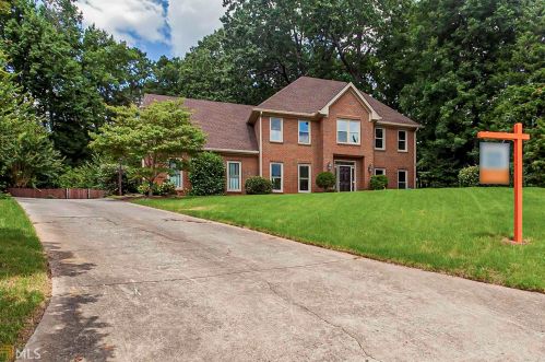 810 Mabry Rd, Atlanta GA  30328-2662 exterior