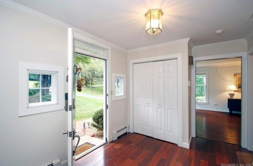 51 Hannah Ln, Upper Stepney, CT 06468-1248