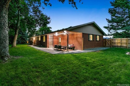 2070 Un Dr, Aurora CO 80015-6600 exterior